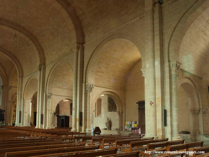 NAVE LATERAL SUR DESDE LOS PIES
